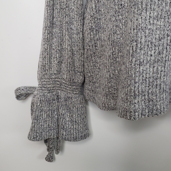 Lucky Brand Knit  Grey Crew Neck Sweater Tie Wrist Size Large - Picture 4 of 13